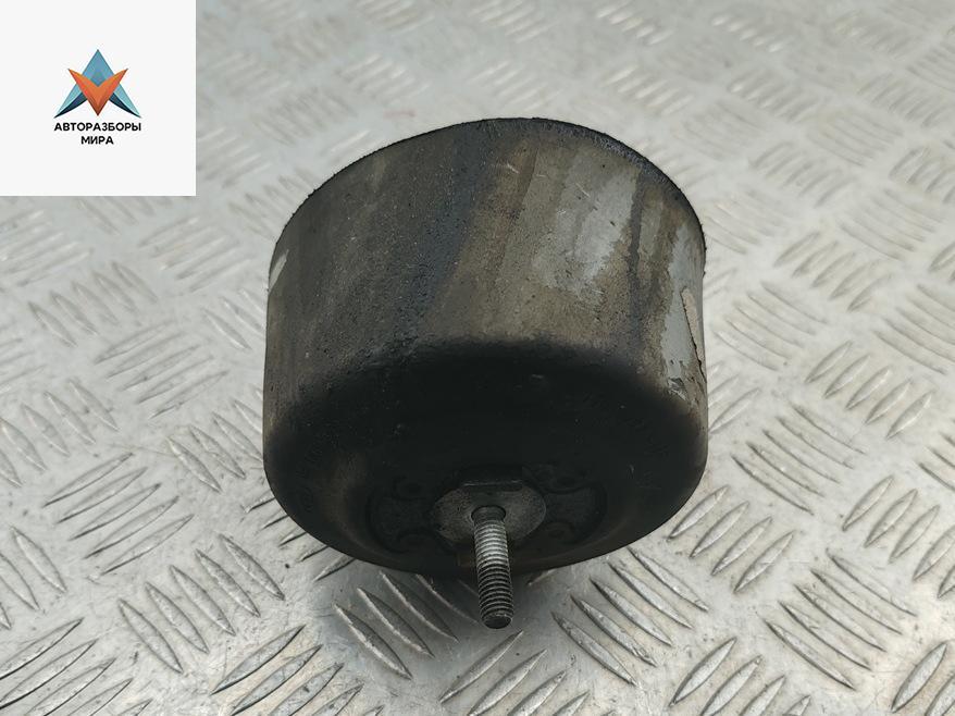 подушка крепления двигателя Audi A4 B6 2003, 2.4 л., бензин, АКПП, серый, универсал, 8E0199379D - фото №1