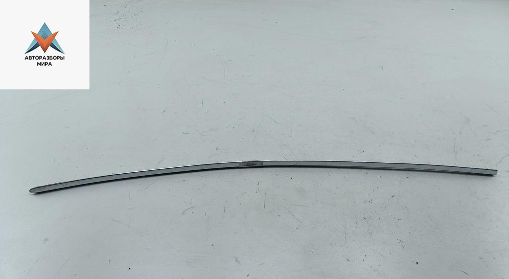 молдинг двери передней правой Volkswagen Passat B6 2008, 2.0 л., дизель, МКПП, чёрный, универсал, 3C0853516C - фото №1