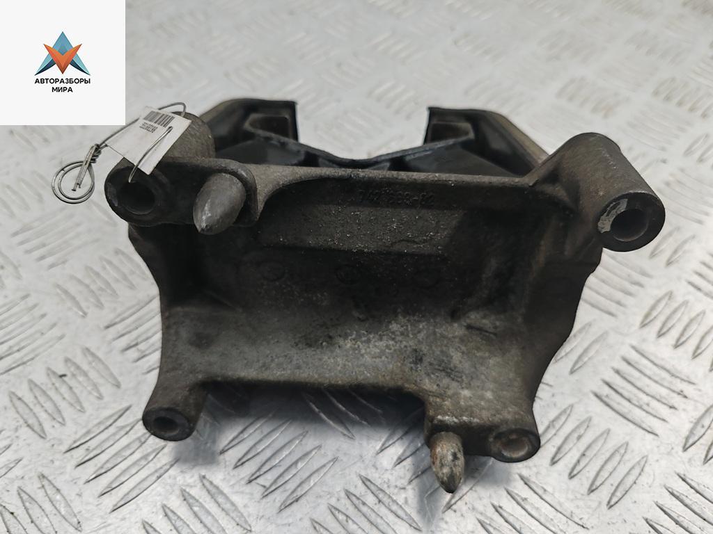 подушка крепления КПП Opel Vectra B 1995, 1.6 л., бензин, МКПП, красный, седан, 90495514 - фото №1