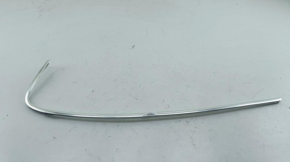 молдинг двери задней левой Volkswagen Passat B6 2006, 2.0 л., бензин, МКПП, серый, седан, 3C5839643