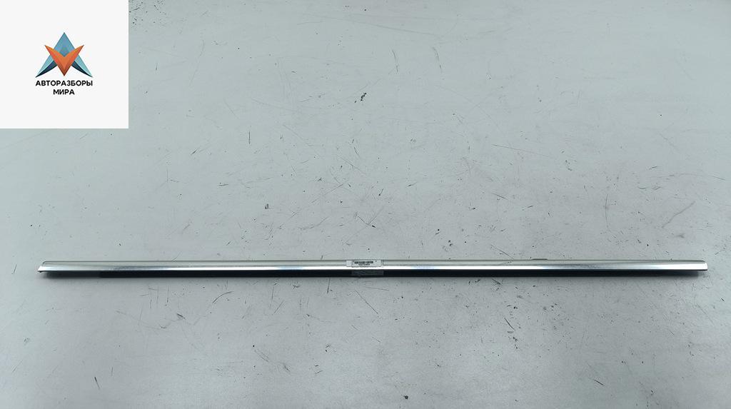 Молдинг стекла двери задней левой наружный Volkswagen Passat B6 2006, 2.0 л., бензин, МКПП, серый, седан, 3C5839475B - фото №1