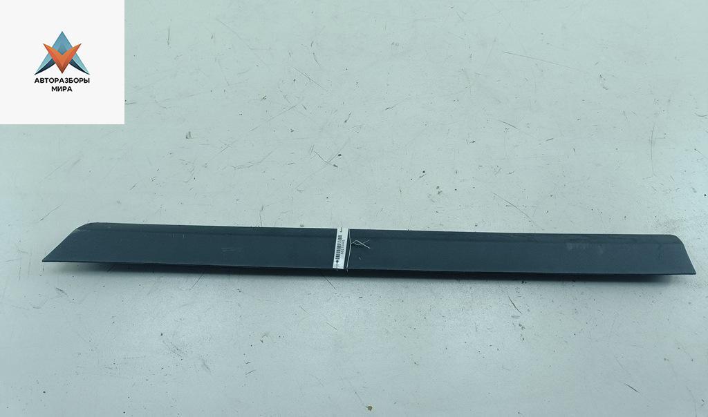 молдинг двери задней левой Volkswagen Passat B6 2006, 2.0 л., бензин, МКПП, серый, седан, 3C0854949B - фото №1