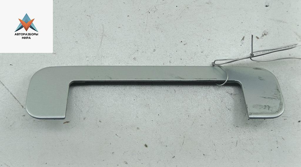 Накладка на ручку двери Audi A6 4A/C4 1996, 2.0 л., бензин, МКПП, серый, седан - фото №1