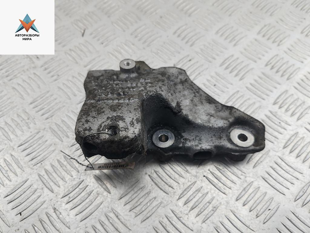 кронштейн КПП SEAT Altea 1 поколение 2004, 1.9 л., дизель, МКПП, красный, минивэн, 1K0199117AG - фото №1