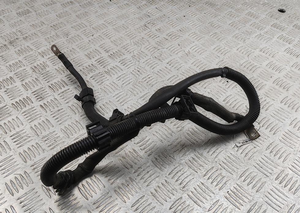 клемма аккумулятора плюс Volkswagen Touareg 1 поколение 2003, 2.5 л., дизель, АКПП, чёрный, внедорожник 5 дв., 7L0971228A - фото №1