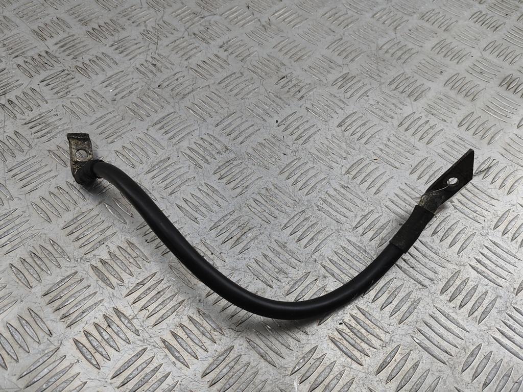 минусовой провод аккумулятора Volkswagen Touareg 1 поколение 2003, 2.5 л., дизель, АКПП, чёрный, внедорожник 5 дв. - фото №1