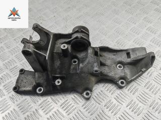 кронштейн генератора Volkswagen Passat B5 1999, 1.6 л., бензин, МКПП, синий, универсал, 06B903143K