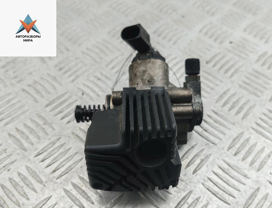 насос топливный Volkswagen Passat B6 2006, 2.0 л., бензин, МКПП, серый, седан, 06F127025D - фото №1