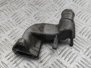 фланец (тройник) системы охлаждения Volkswagen Touareg 1 поколение 2003, 2.5 л., дизель, АКПП, чёрный, внедорожник 5 дв., 070121133C