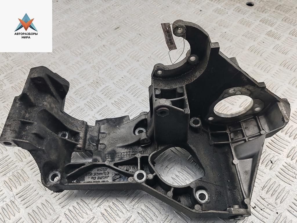 кронштейн ТНВД Volkswagen Golf 4 поколение 1999, 1.9 л., дизель, МКПП, белый, универсал, 038903143H - фото №1