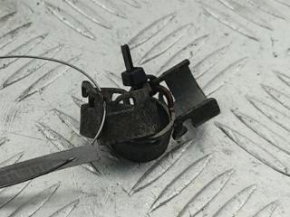 крепление форсунки Volkswagen Passat B6 2006, 2.0 л., бензин, МКПП, серый, седан, 06D133036D