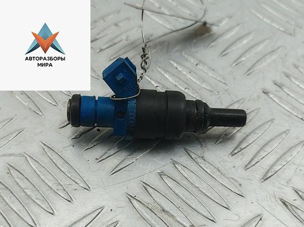 форсунка Volkswagen Passat B5 1999, 1.8 л., бензин, МКПП, зелёный, универсал, 058133551F - фото №1