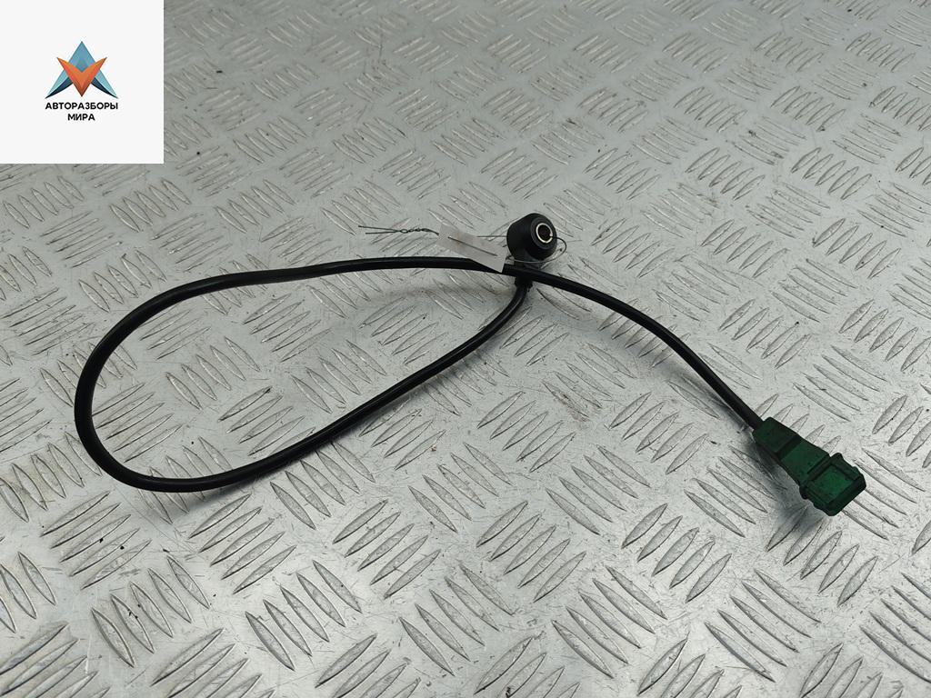 датчик детонации Volkswagen Passat B5 1998, 1.6 л., бензин, МКПП, чёрный, седан, 054905377H - фото №1