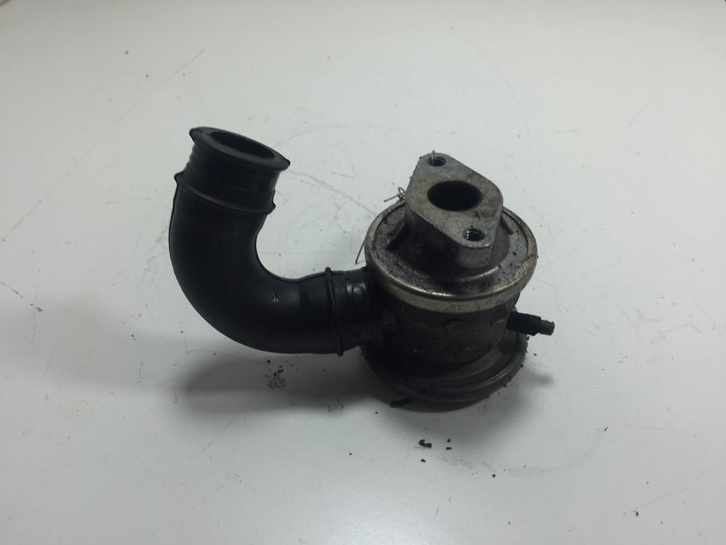 клапан EGR Volkswagen Passat B5 1999, 1.6 л., бензин, МКПП, зелёный, универсал, 06B131101