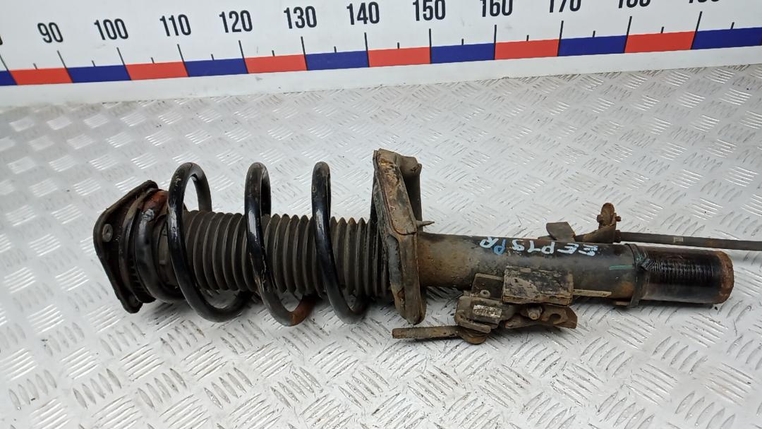 Стойка Ford Kuga 2 поколение 2013, 2.0 л., дизель, МКПП, внедорожник 5 дв. - фото №1