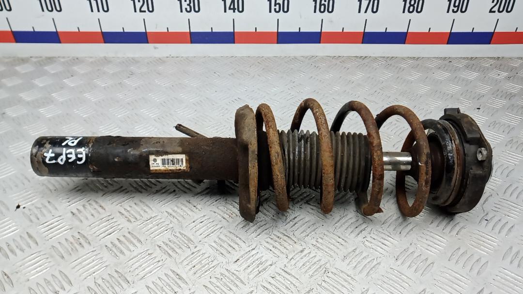 Стойка Volkswagen Passat B6 2009, 2.0 л., дизель, МКПП, седан - фото №1