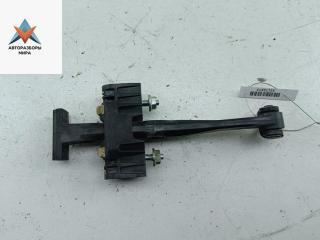 ограничитель открывания двери Opel Astra H/Family [рестайлинг] 2009, хетчбэк 5 дв., 13107175