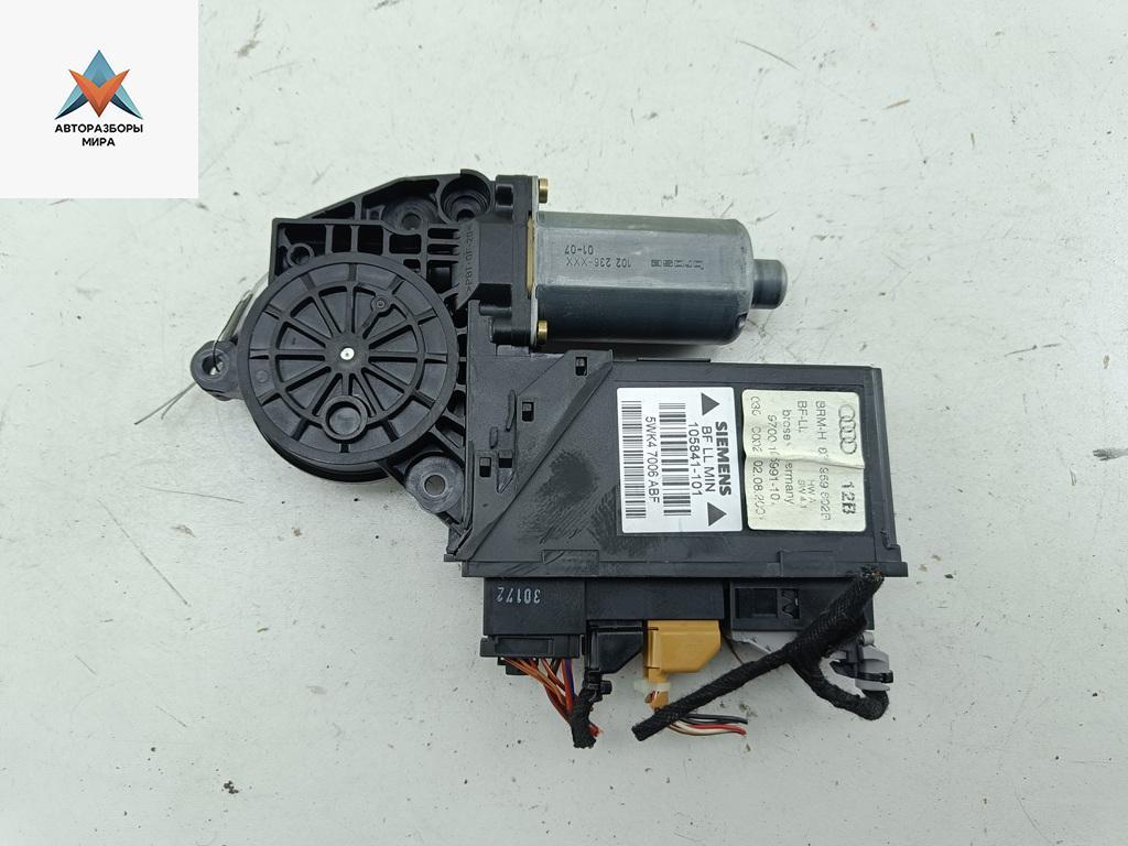 моторчик стеклоподъемника передний правый Audi A4 B6 2001, 1.8 л., Ti, бензин, МКПП, чёрный, седан, 5WK47006ABF - фото №1