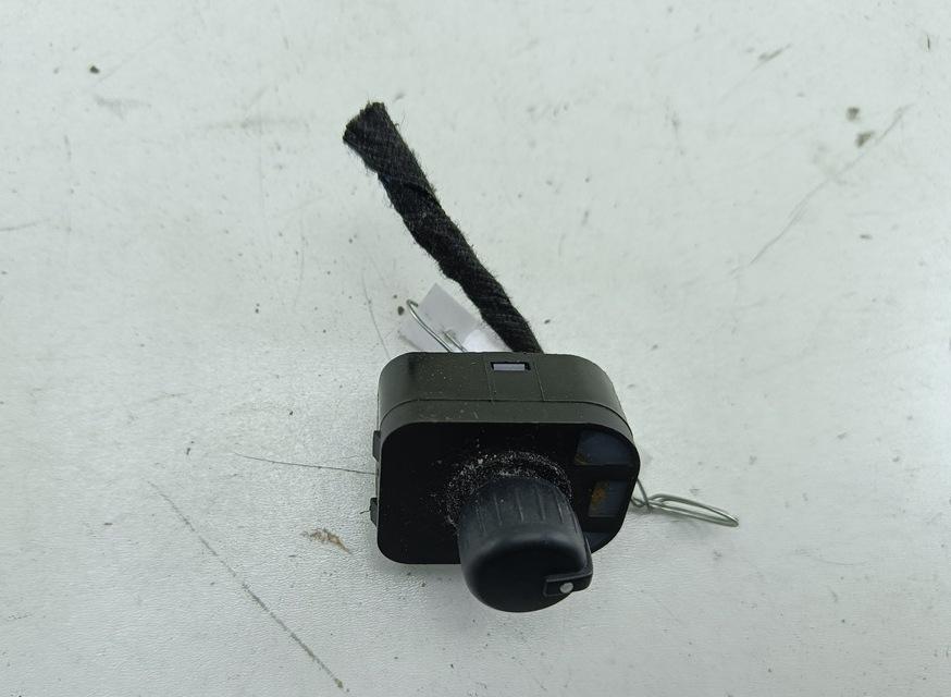 джойстик регулировки зеркал Audi A4 B6 2001, 1.8 л., Ti, бензин, МКПП, чёрный, седан, 8E0959565