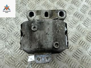 подушка крепления двигателя Volkswagen Golf 4 поколение 2000, 1.4 л., бензин, МКПП, серый, хетчбэк 5 дв.