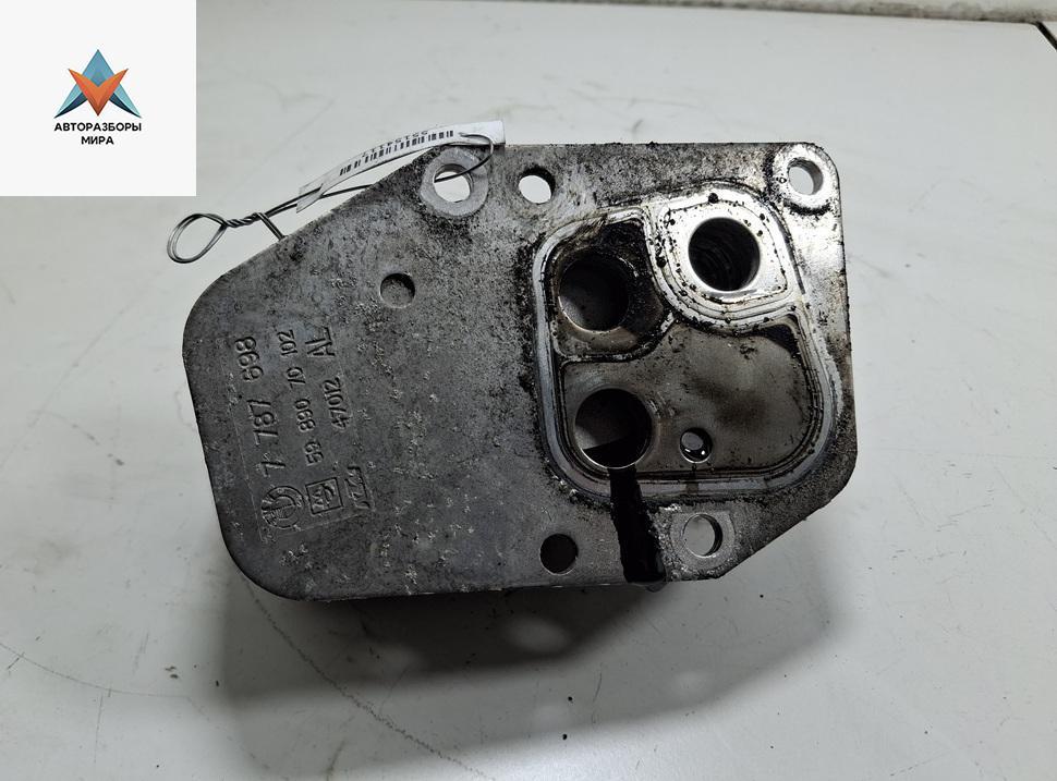 теплообменник масляного фильтра BMW 3 серия E90/E91/E92/E93 2005, 2.0 л., дизель, АКПП, серый, универсал, 7787698 - фото №1