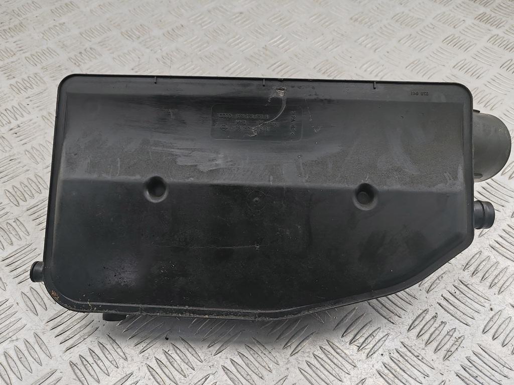 резонатор воздушного фильтра Audi 100 C4 1993, 2.6 л., бензин, МКПП, серый, универсал, 078129951H