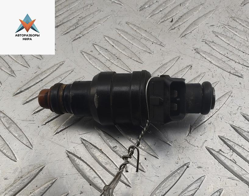 форсунка Audi A4 B5 1995, 1.8 л., бензин, МКПП, зелёный, седан, 058133551A - фото №1