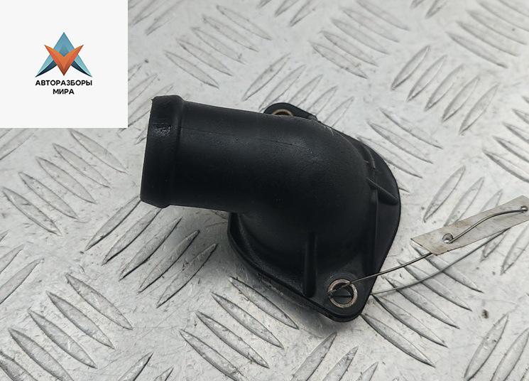 корпус термостата Audi A4 B5 1995, 1.8 л., бензин, МКПП, зелёный, седан, 030121121B - фото №1