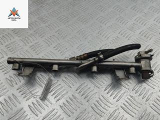 топливная рампа Audi A4 B5 1995, 1.8 л., бензин, МКПП, зелёный, седан, 058133681