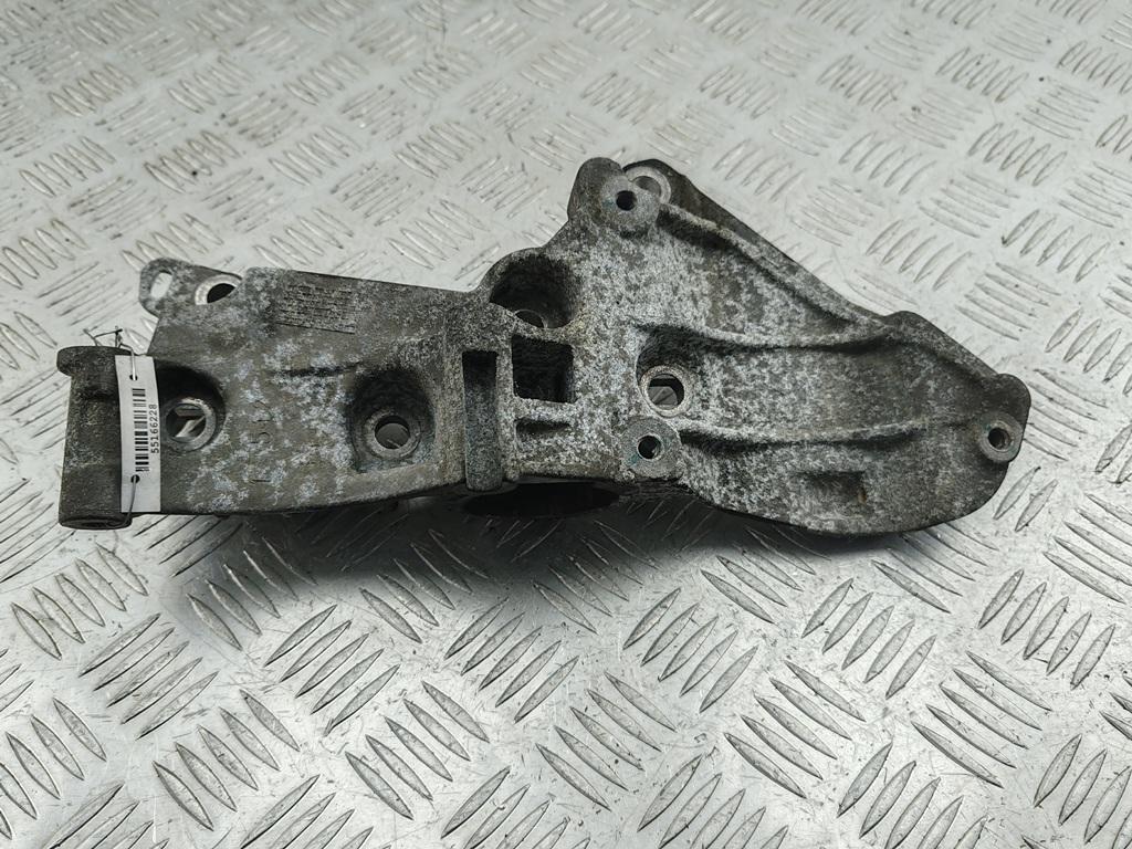 кронштейн генератора Renault Scenic II 2007, 1.6 л., бензин, МКПП, серый, минивэн, 8200365097