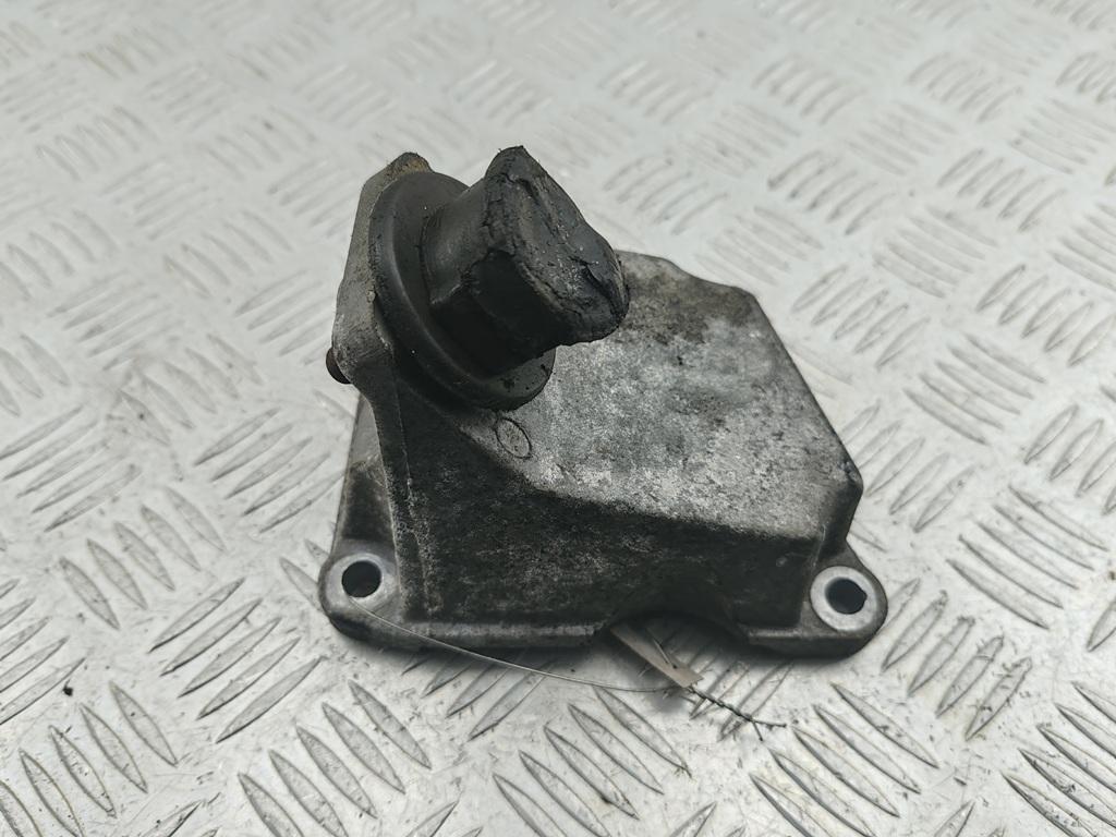 кронштейн двигателя Audi 100 C4 1993, 2.6 л., бензин, МКПП, серый, универсал, 4A0199307K