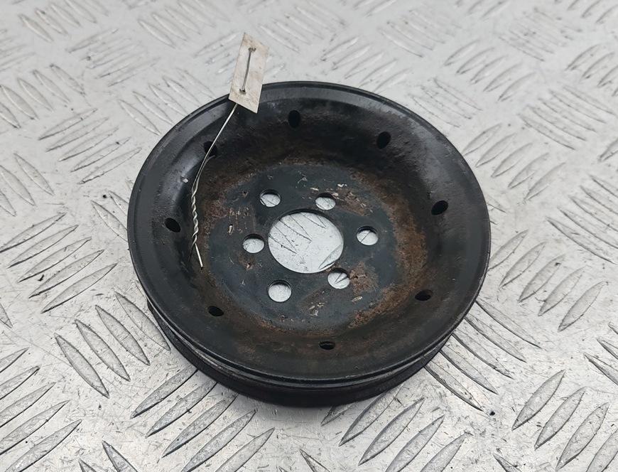 шкив насоса гидроусилителя Audi A4 B5 1995, 1.8 л., бензин, МКПП, зелёный, седан, 058145255C - фото №1