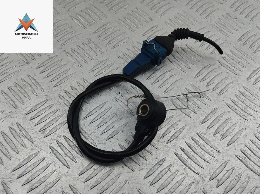 датчик детонации Audi A4 B5 1995, 1.8 л., бензин, МКПП, зелёный, седан, 054906377G - фото №1