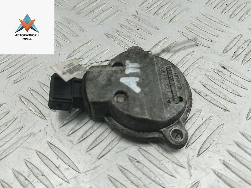 датчик распредвала Audi 100 4A/C4 1993, 2.6 л., бензин, МКПП, серый, универсал, 078905161A - фото №1