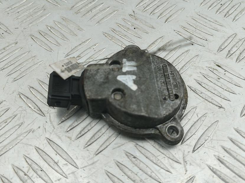 датчик распредвала Audi 100 C4 1993, 2.6 л., бензин, МКПП, серый, универсал, 078905161A
