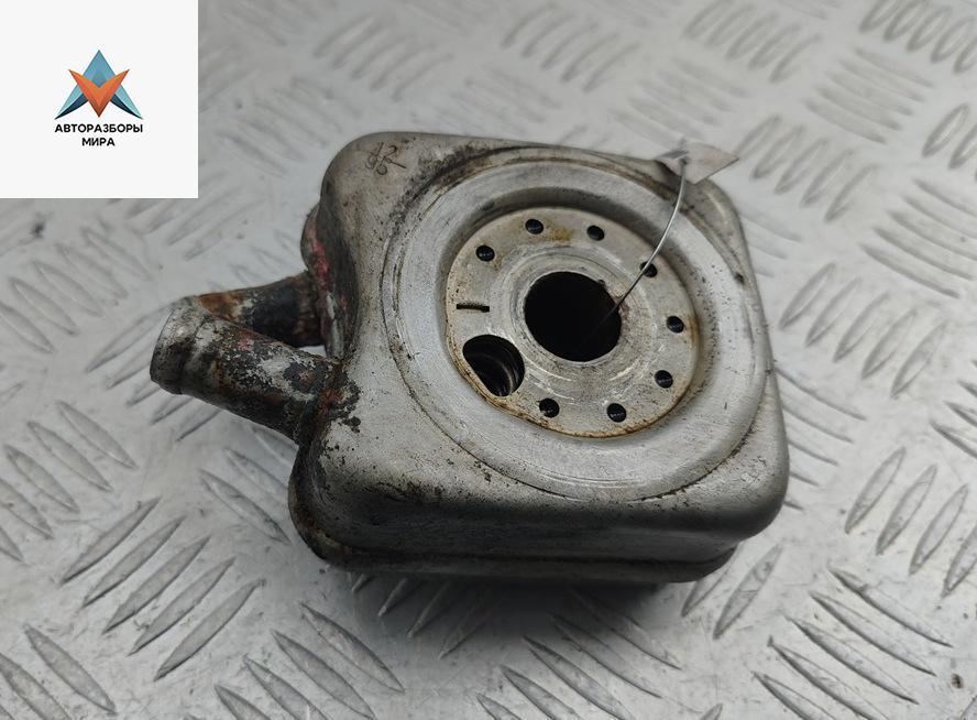 теплообменник масляного фильтра Audi A4 B5 1995, 1.8 л., бензин, МКПП, зелёный, седан - фото №1