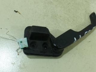 ручка открывания капота Volkswagen Polo 3 поколение 1999, 1.4 л., бензин, МКПП, чёрный, хетчбэк 5 дв.