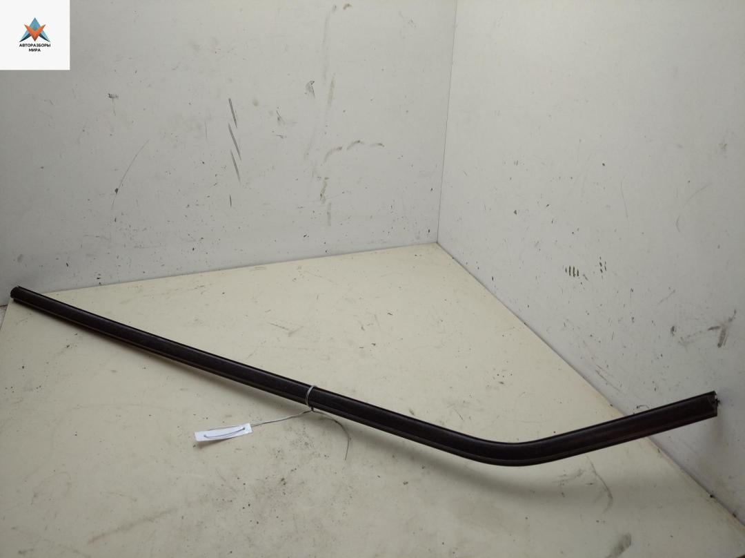 Молдинг стекла двери передней правой внутренний Volkswagen Transporter T4 2001, 2.5 л., дизель, МКПП, белый, микроавтобус - фото №1