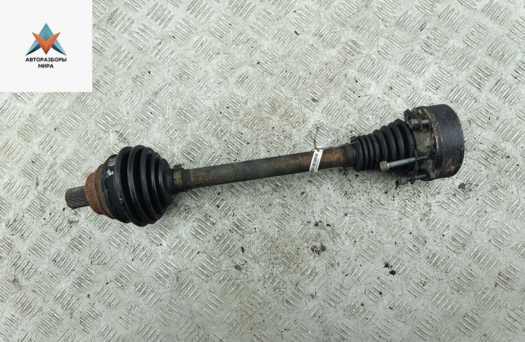 полуось передняя левая (приводной вал, ШРУС) Volkswagen Caddy 3 поколение 2005, 2.0 л., дизель, МКПП, белый, фургон - фото №1