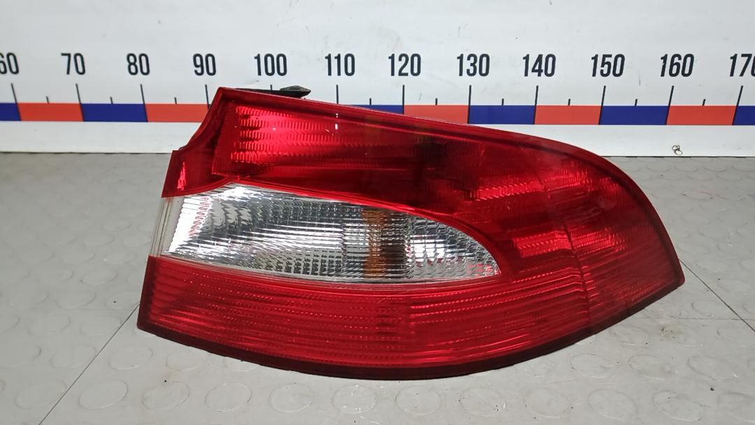 фонарь задний правый Skoda Superb 2 поколение 2010, 2.0 л., дизель, МКПП, хетчбэк 5 дв. - фото №1