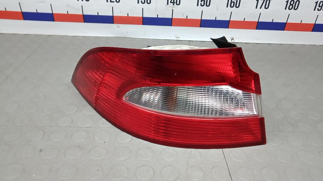 фонарь задний левый Skoda Superb 2 поколение 2010, 2.0 л., дизель, МКПП, хетчбэк 5 дв. - фото №1
