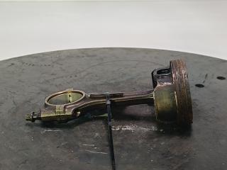 поршень Chevrolet Cruze 1 поколение 2010, цвет