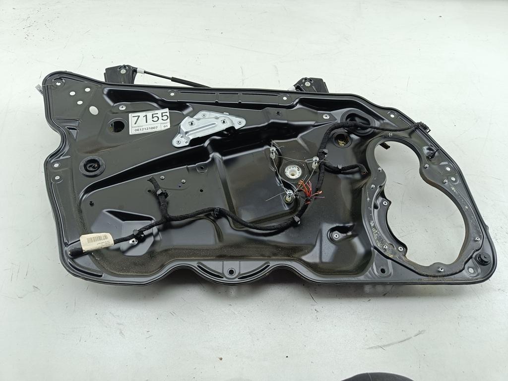 стеклоподъемник электрический передний левый Volkswagen Passat B6 2006, 2.0 л., бензин, МКПП, серый, седан, 3C1837755G