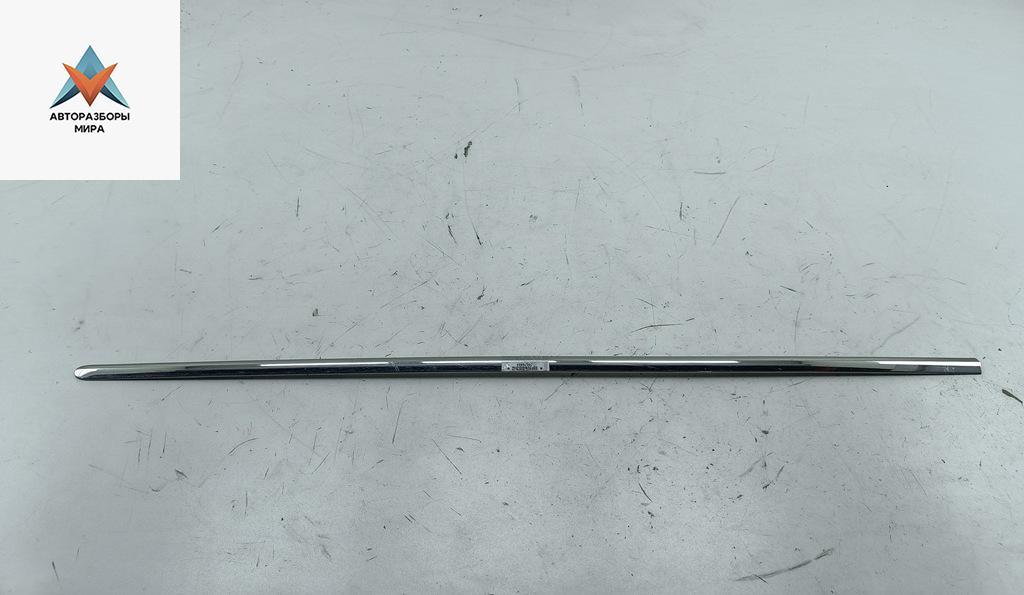 молдинг двери передней левой Volkswagen Passat B6 2006, 2.0 л., бензин, МКПП, серый, седан, 3C0853515G - фото №1