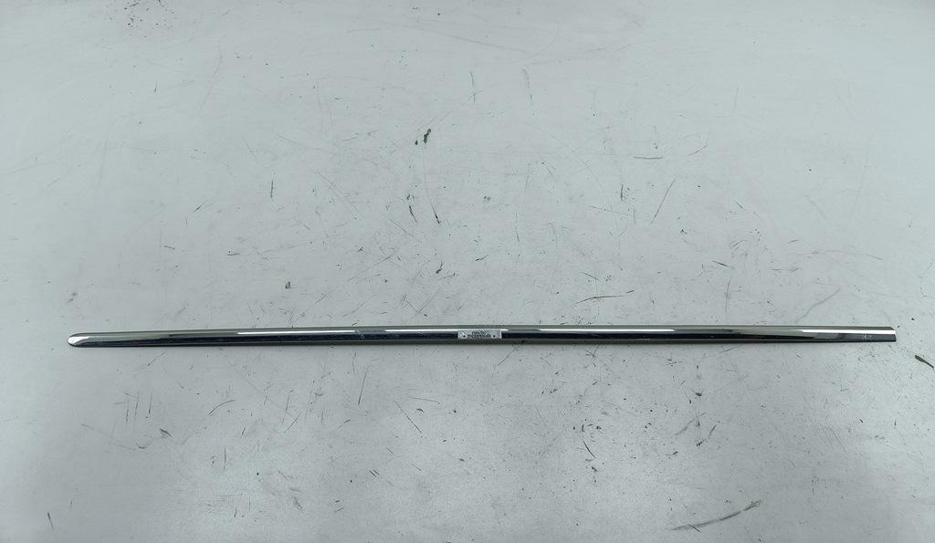 молдинг двери передней левой Volkswagen Passat B6 2006, 2.0 л., бензин, МКПП, серый, седан, 3C0853515G