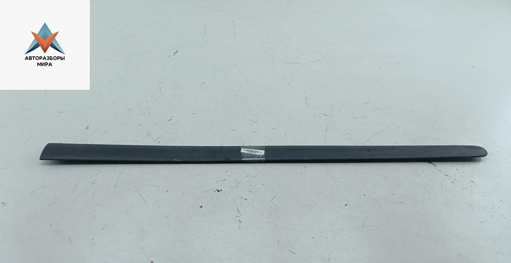 молдинг двери передней правой Volkswagen Golf 5 поколение 2005, 1.4 л., бензин, МКПП, синий, хетчбэк 5 дв., 1K4853516B - фото №1