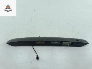 подсветка номера Volkswagen Caddy 3 поколение 2005, 2.0 л., дизель, МКПП, белый, фургон, 2K0827574