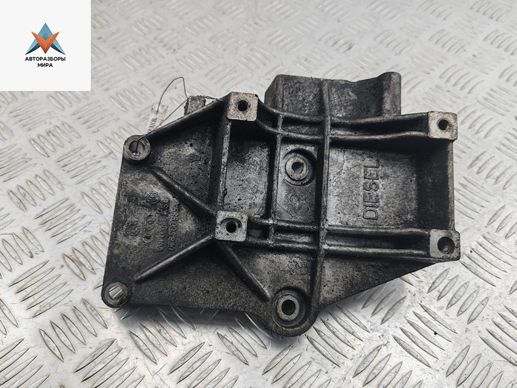 кронштейн компрессора кондиционера Volkswagen Passat B5 1999, 1.9 л., дизель, МКПП, синий, универсал, 028260885A - фото №1