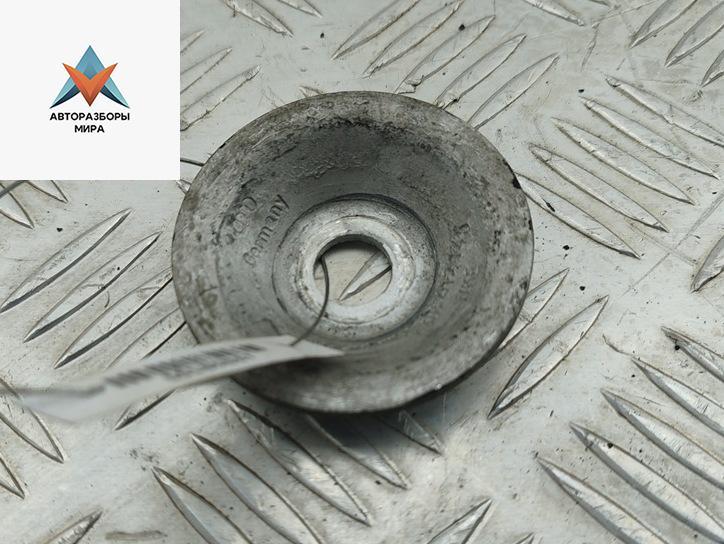 Опора амортизатора переднего (верхняя) Audi 100 4A/C4 1993, 2.6 л., бензин, МКПП, серый, универсал, 4A0412145 - фото №1