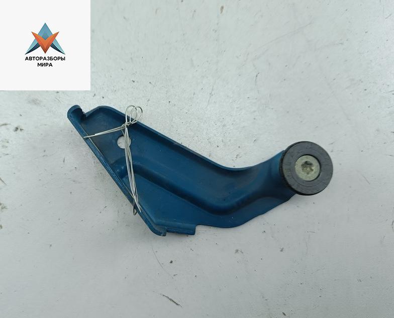 ролик двери сдвижной Renault Kangoo 1 поколение 2000, 1.9 л., дизель, МКПП, зелёный, фургон, 303515 - фото №1